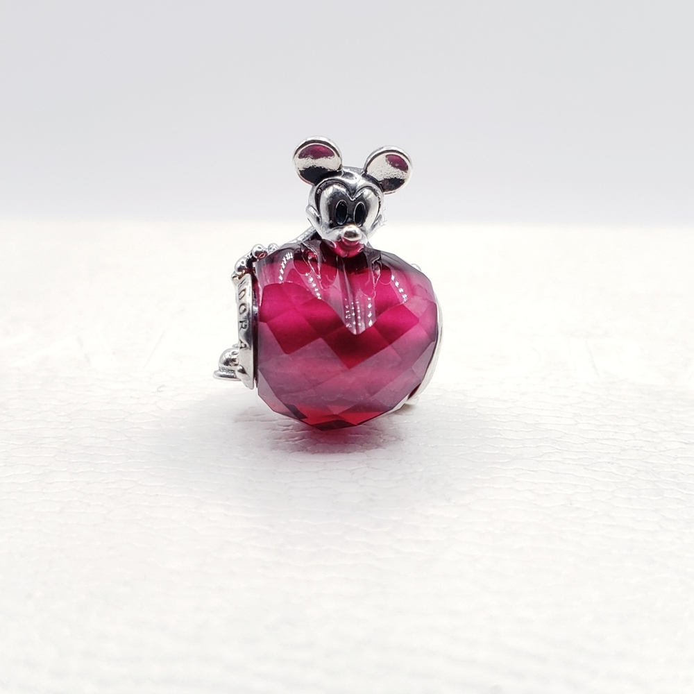 💫Authentic Pandora ⭐️RETIRED⭐️ DISNEY MICKEY HEART CHARM